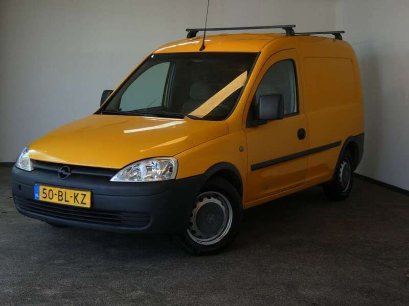 Geel Gebruikt 2004 Opel Combo MPV | € 1.450 (Eerlijke prijs) - Afbeelding 1/4
