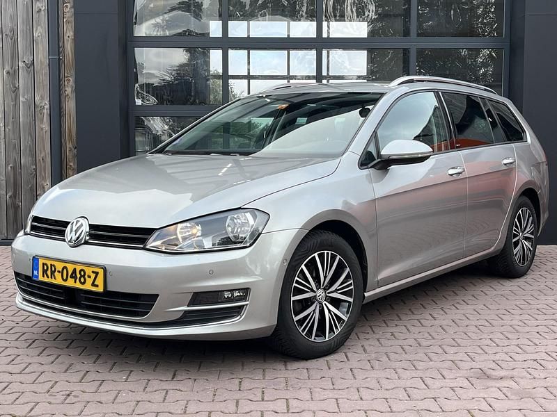 Grijs Gebruikt 2016 VW Golf VII Allstar Hatchback | € 12.950 (Eerlijke prijs) - Afbeelding 1/4