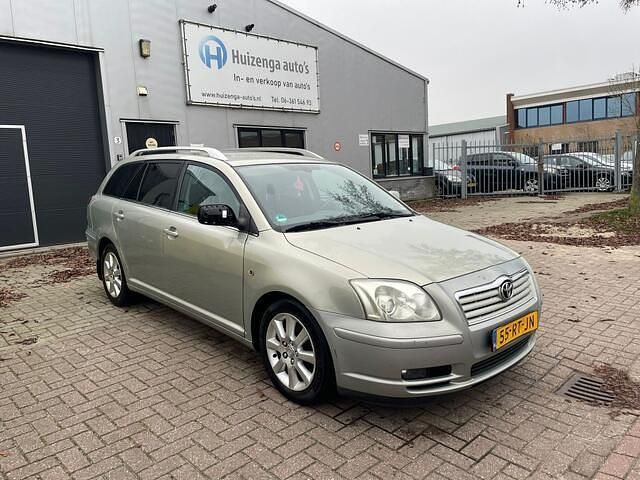Groen Gebruikt 2005 Toyota Avensis Luna Stationwagen | € 1.399 (Duur) - Afbeelding 1/4