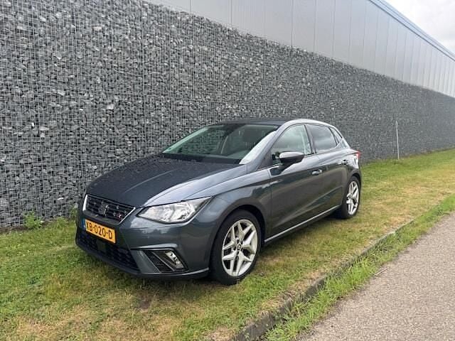 Grijs Gebruikt 2018 Seat Ibiza Business Hatchback | € 8.950 (Super prijs) - Afbeelding 1/4