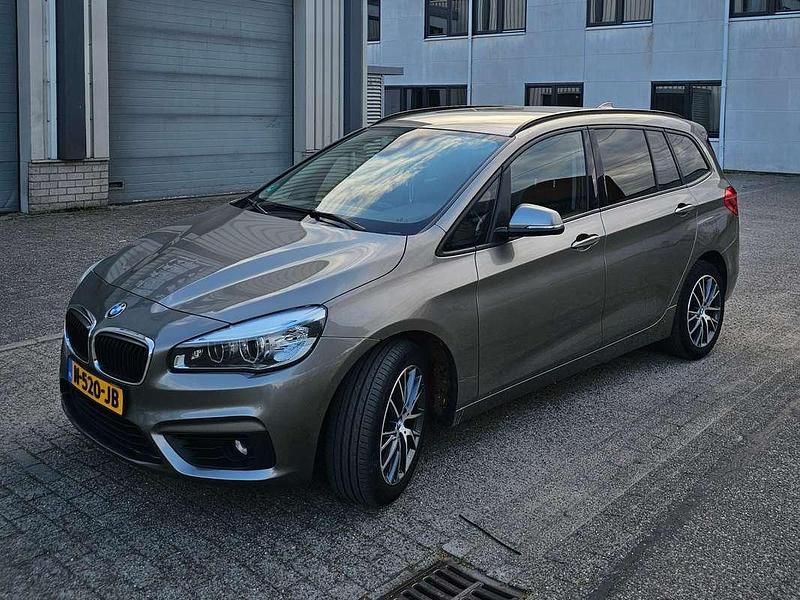 Grijs Gebruikt 2017 BMW 218 Stationwagen | € 11.999 (Iets duurder) - Afbeelding 1/4
