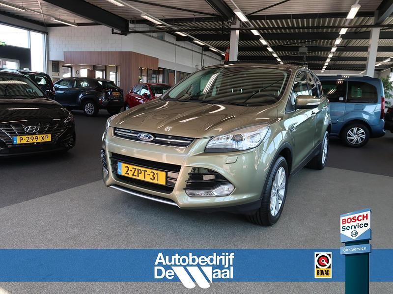 Groen Gebruikt 2015 Ford Kuga Titanium SUV | € 13.950 (Iets duurder) - Afbeelding 1/4