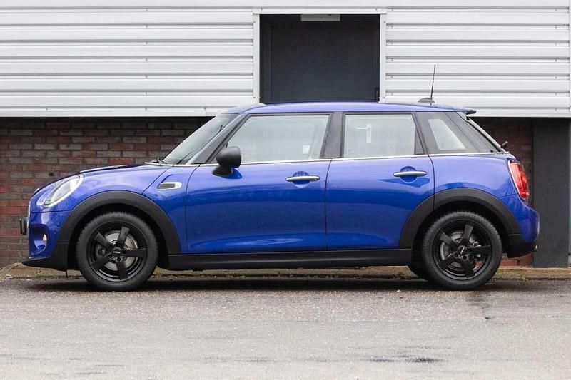 Occasion Mini ONE 102 PK (75 kW) 2019 Blauw (metallic) Hatchback