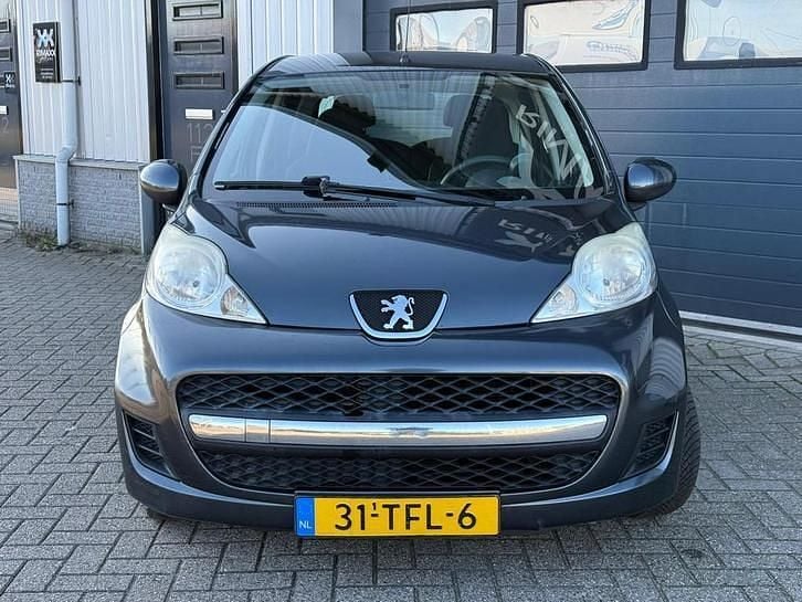 Occasion Peugeot 107 68 PK (50 kW) 2012 Grijs Hatchback