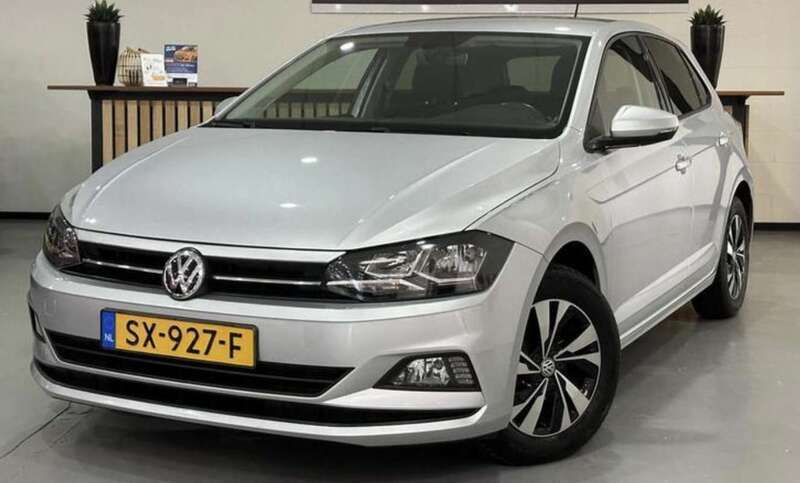 Grijs Gebruikt 2018 VW Polo Comfortline Hatchback | € 11.495 (Duur) - Afbeelding 1/4