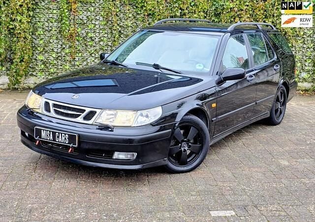Zwart (metallic) Occasion 2000 Saab 9-5 Stationwagen | € 1.950 (Eerlijke prijs) - Afbeelding 1/4