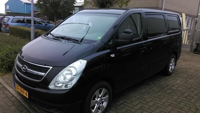 Zwart Gebruikt 2008 Hyundai H 300 Dynamiq Van | € 5.800 (Duur) - Afbeelding 1/4