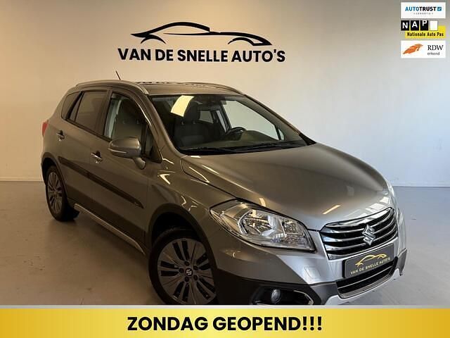 Grijs Gebruikt 2015 Suzuki SX4 Exclusive SUV | € 13.990 (Eerlijke prijs) - Afbeelding 1/4