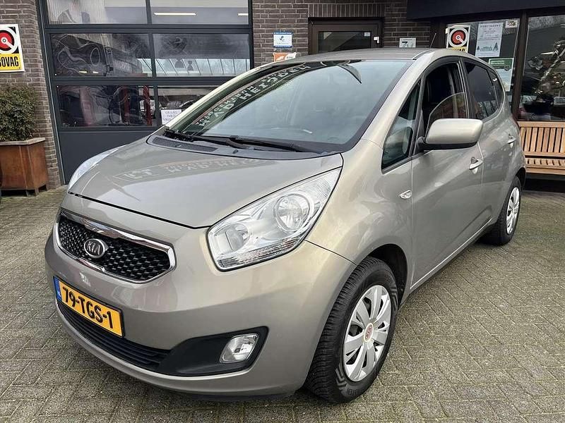 Grijs Occasion 2012 Kia Venga Plus Hatchback | € 7.250 (Eerlijke prijs) - Afbeelding 1/4