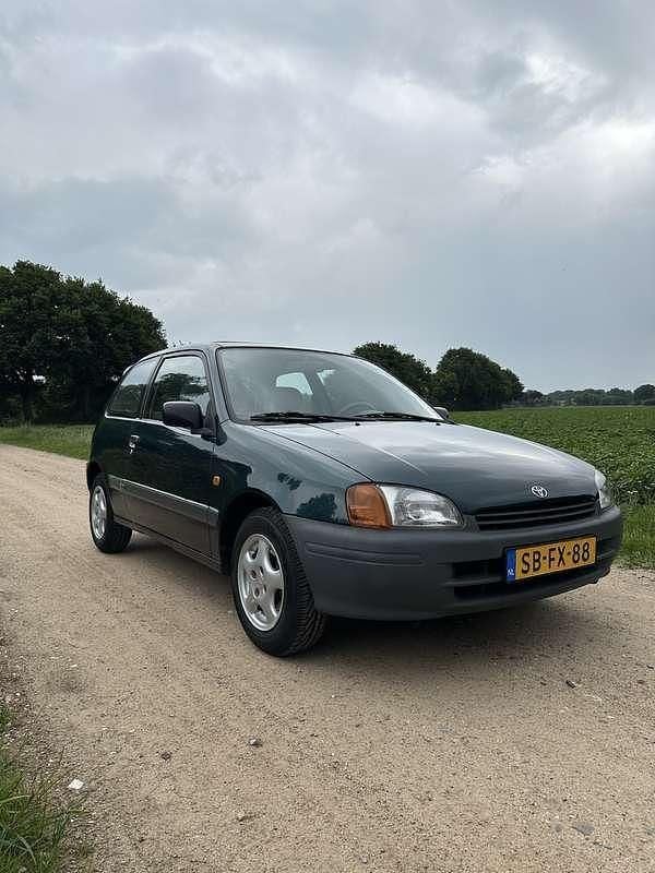Gebruikt 1997 Toyota Starlet Hatchback | € 1.750 (Eerlijke prijs) - Afbeelding 1/4
