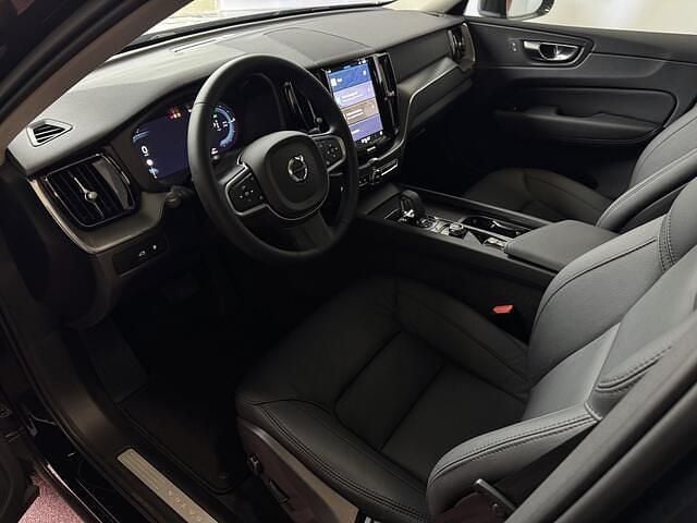 Occasion Volvo XC60 Plus 349 PK (256 kW) 2024 Zwart (metallic) SUV