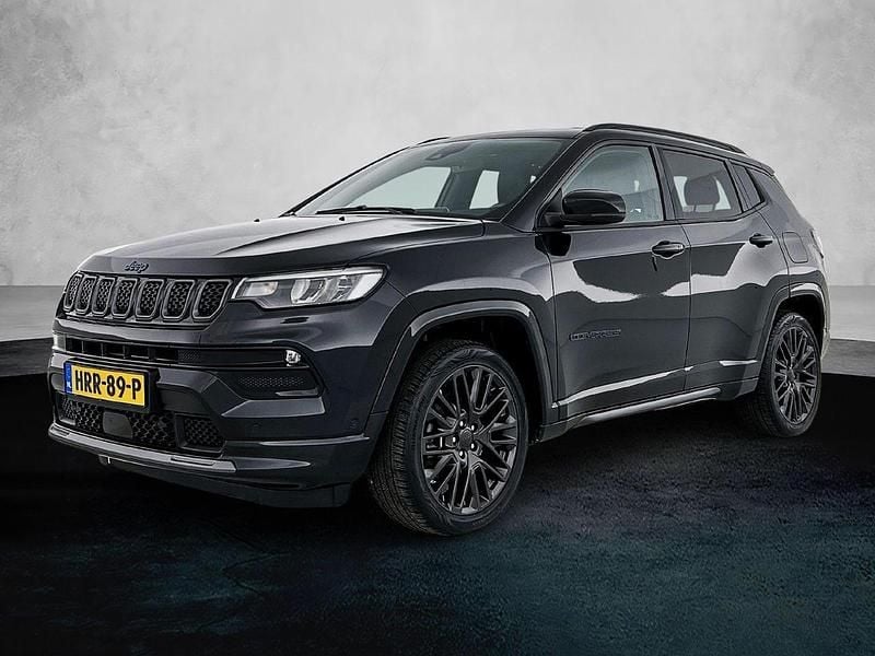 Zwart Gebruikt 2022 Jeep Compass SUV | € 29.595 (Iets duurder) - Afbeelding 1/1
