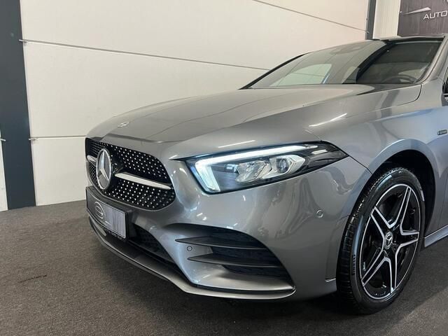 Occasion Mercedes A250 AMG Line Premium Plus 218 PK (160 kW) 2020 Grijs Hatchback