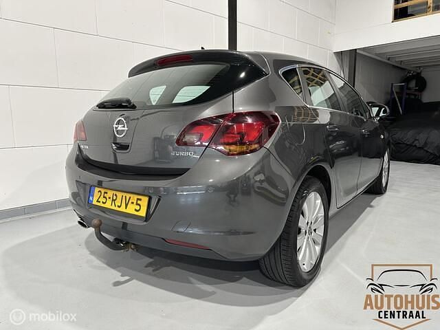 Occasion Opel Astra Cosmo 140 PK (102 kW) 2011 Grijs Hatchback