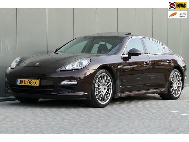 Bruin Gebruikt 2012 Porsche Panamera Hatchback | € 26.940 - Afbeelding 1/4