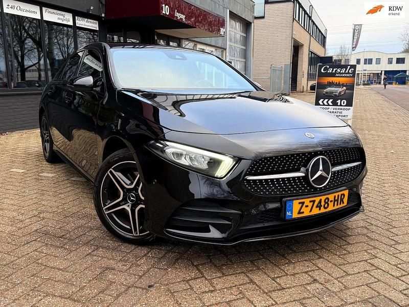 Zwart Occasion 2021 Mercedes A250 AMG Sedan | € 25.950 (Goede deal) - Afbeelding 1/4