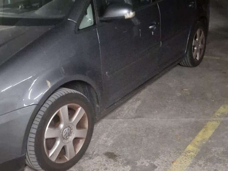 Grijs Gebruikt 2006 VW Touran Business MPV | € 2.250 (Eerlijke prijs) - Afbeelding 1/4