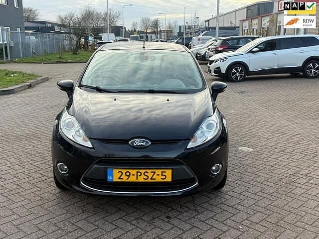 Zwart Gebruikt 2011 Ford Fiesta Titanium Hatchback | € 3.999 (Eerlijke prijs) - Afbeelding 1/4
