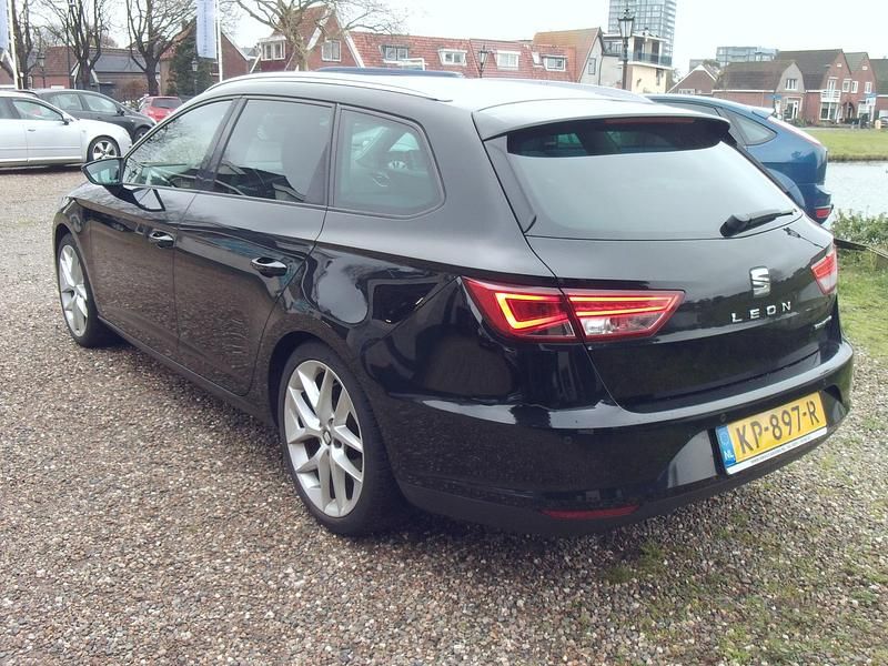 Occasion Seat Leon CONNECT 116 PK (85 kW) 2016 Zwart Stationwagen