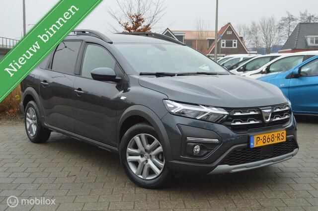 Grijs, metallic lak Gebruikt 2022 Dacia Jogger Comfort MPV | € 18.950 (Eerlijke prijs) - Afbeelding 1/4