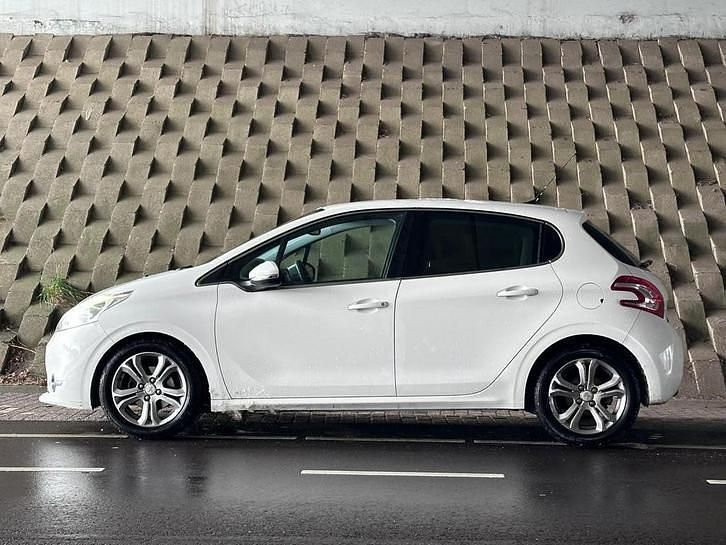 Occasion Peugeot 208 Allure 95 PK (69 kW) 2012 Wit Hatchback