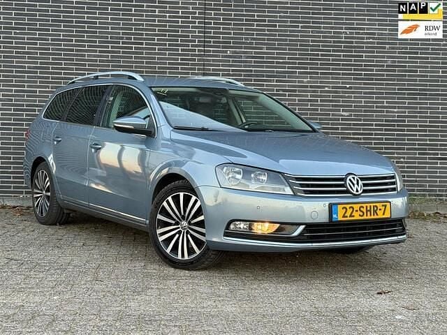 Grijs Gebruikt 2011 VW Passat Highline Stationwagen | € 4.750 (Goede deal) - Afbeelding 1/4