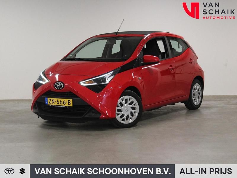 Occasion Toyota Aygo X-play 72 PK (52 kW) 2019 Rood Hatchback