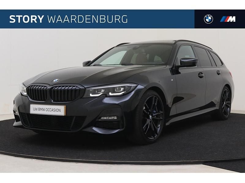 Zwart Gebruikt 2021 BMW 330 Executive Stationwagen | € 39.950 (Duur) - Afbeelding 1/4
