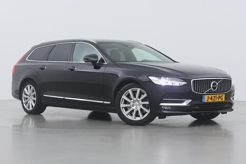 Zwart Gebruikt 2017 Volvo V90 Inscription Stationwagen | € 20.700 (Iets duurder) - Afbeelding 1/1