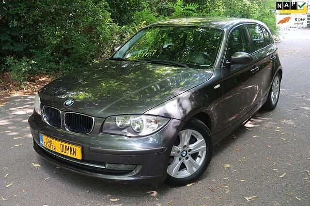 Grijs Gebruikt 2008 BMW 118 Executive Hatchback | € 3.999 (Eerlijke prijs) - Afbeelding 1/4