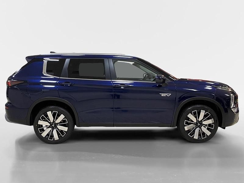 Nieuw Mitsubishi Outlander P-HEV Edition 306 PK (225 kW) 2025 Blauw, metallic lak SUV