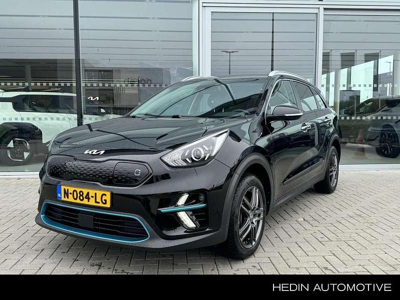Zwart Gebruikt 2021 Kia e-Niro SUV | € 23.445 (Super prijs) - Afbeelding 1/4