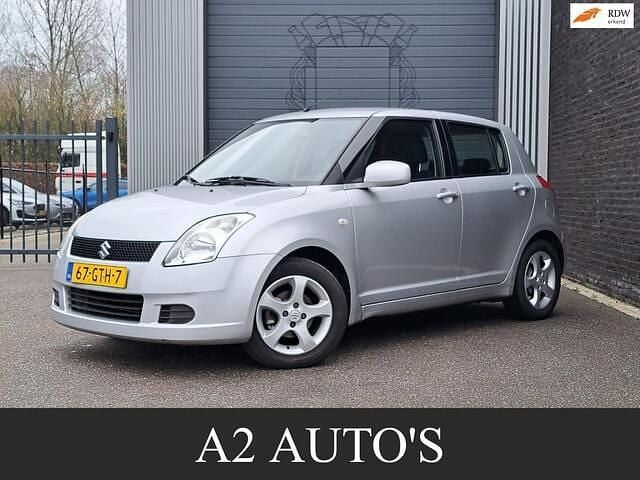 Grijs Occasion 2005 Suzuki Swift Hatchback | € 2.950 (Eerlijke prijs) - Afbeelding 1/4