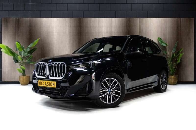 Zwart, metallic lak Gebruikt 2024 BMW X1 M Sport SUV | € 49.995 (Eerlijke prijs) - Afbeelding 1/4