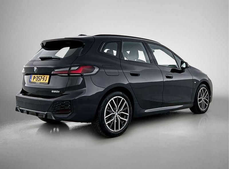 Occasion BMW 220 Active Tourer Comfort Edition 175 PK (128 kW) 2022 Zwart MPV