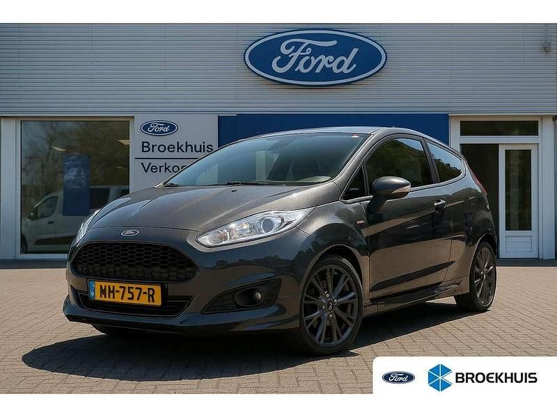 Grijs, metallic lak Gebruikt 2017 Ford Fiesta ST-Line Hatchback | € 10.400 (Eerlijke prijs) - Afbeelding 1/1