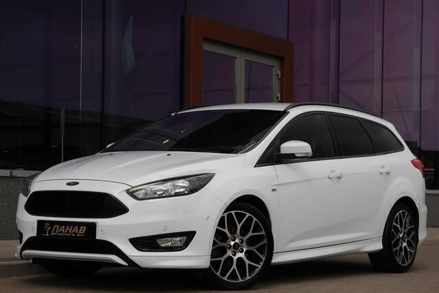Wit Gebruikt 2018 Ford Focus ST-Line Stationwagen | € 14.900 (Eerlijke prijs) - Afbeelding 1/4