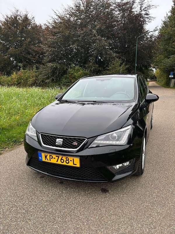 Zwart Gebruikt 2016 Seat Ibiza FR MPV | € 9.000 (Eerlijke prijs) - Afbeelding 1/4