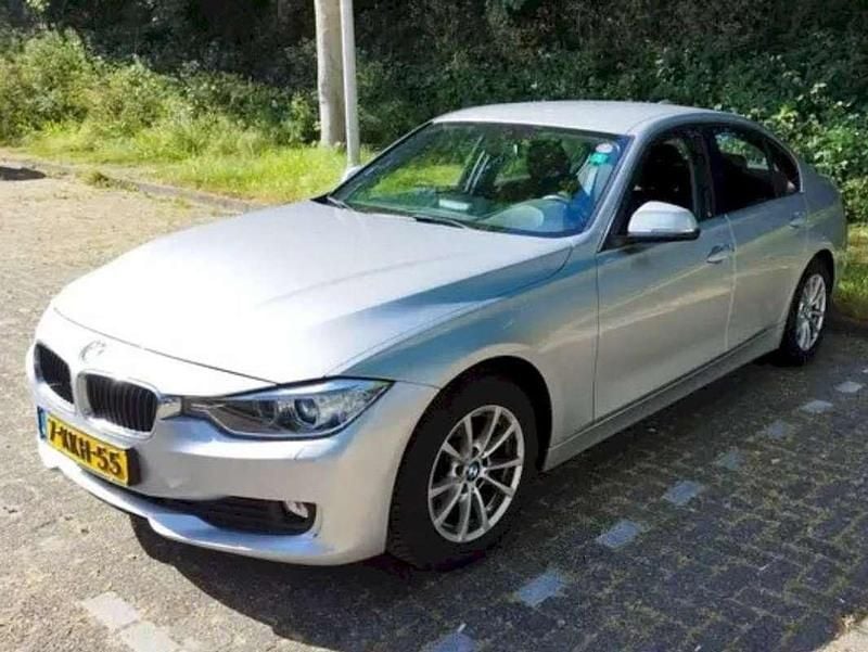 Grijs Gebruikt 2013 BMW 320 Sedan | € 7.500 (Super prijs) - Afbeelding 1/1