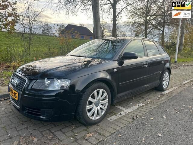 Zwart Gebruikt 2007 Audi A3 Sportback Attraction Hatchback | € 3.650 (Eerlijke prijs) - Afbeelding 1/4