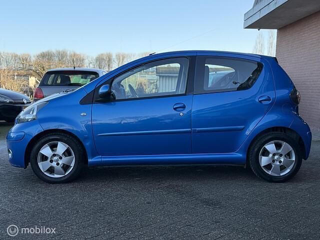 Occasion Toyota Aygo 68 PK (50 kW) 2009 Blauw Hatchback