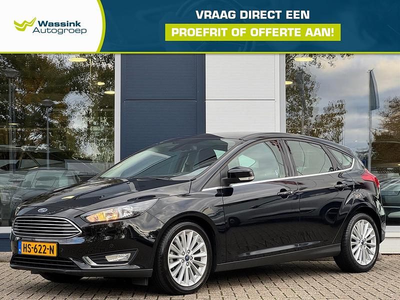 Zwart Gebruikt 2016 Ford Focus Titanium Hatchback | € 9.940 (Goede deal) - Afbeelding 1/4