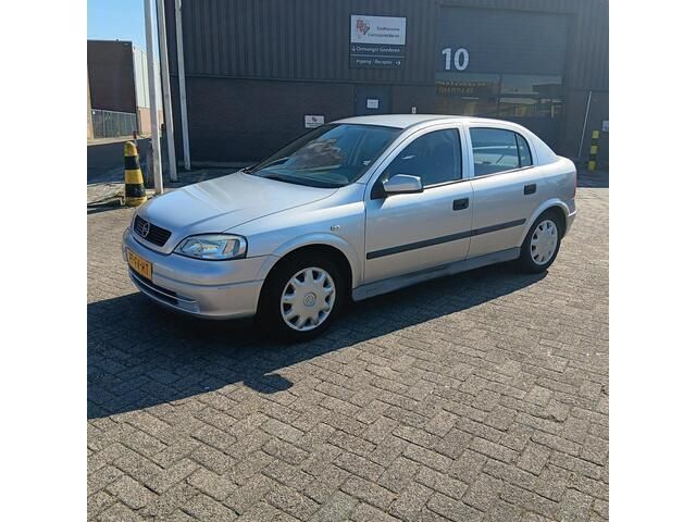 Grijs Gebruikt 2000 Opel Astra Hatchback | € 1.499 (Eerlijke prijs) - Afbeelding 1/4