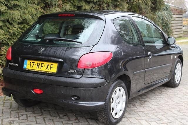 Occasion Peugeot 206 75 PK (55 kW) 2005 Zwart Hatchback