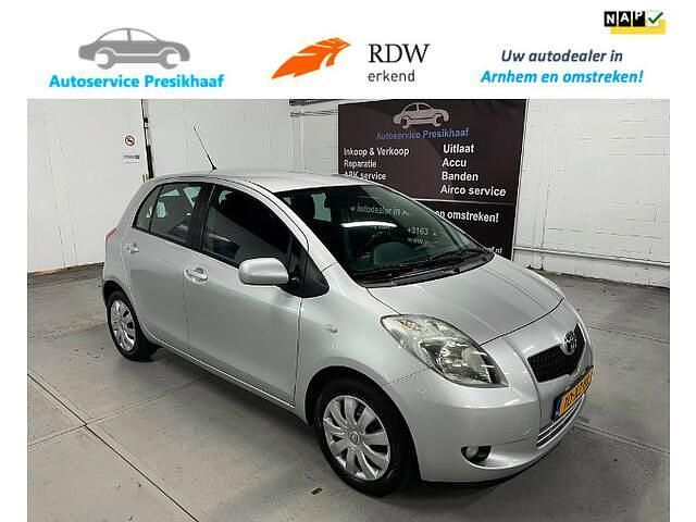 Grijs Gebruikt 2007 Toyota Yaris Sol Hatchback | € 4.995 (Eerlijke prijs) - Afbeelding 1/4