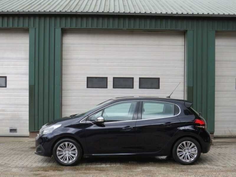 Blauw Gebruikt 2018 Peugeot 208 Hatchback | € 7.950 (Eerlijke prijs) - Afbeelding 1/4