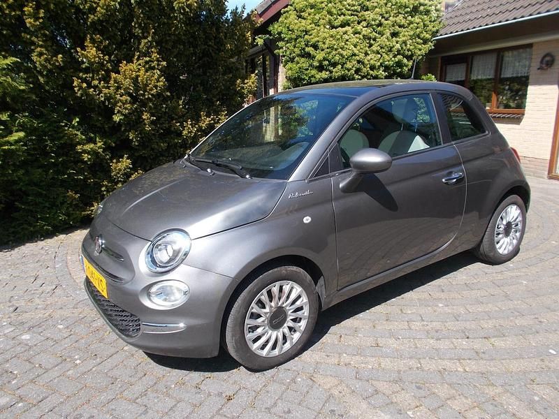 Grijs (metallic) Gebruikt 2022 Fiat 500 Dolcevita Hatchback | € 11.750 (Super prijs) - Afbeelding 1/4