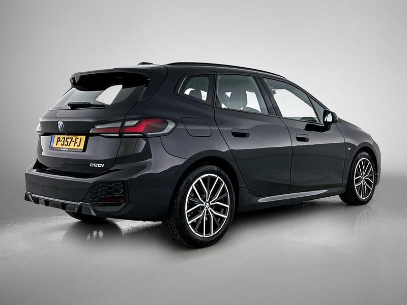 Occasion BMW 220 176 PK (129 kW) 2022 Zwart Stationwagen
