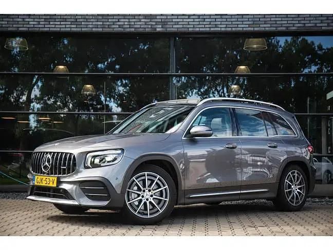 Grijs Occasion 2022 Mercedes GLB35 AMG SUV | € 54.900 (Eerlijke prijs) - Afbeelding 1/3