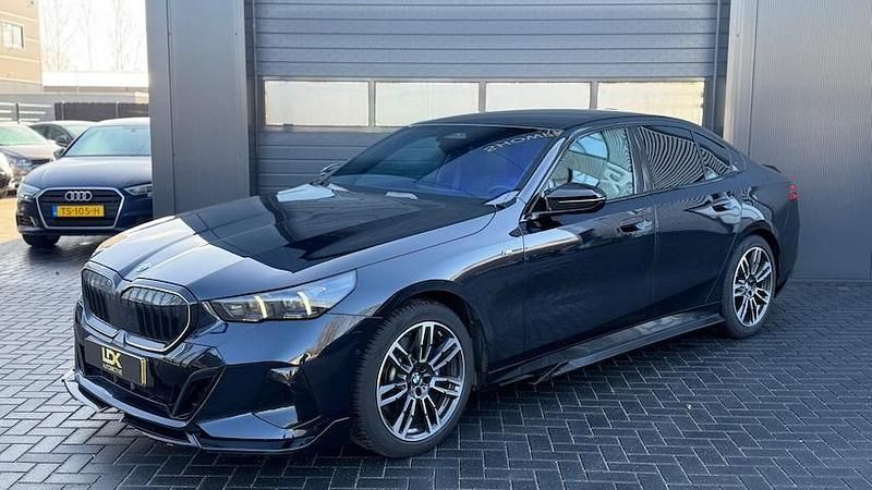 Occasion BMW 520 M Sport 191 PK (140 kW) 2024 Zwart Sedan